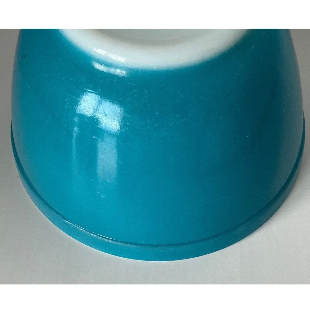 Pyrex Vintage Turquoise Blue Milk Glass Mixing Bowl 401 1.5 Pint Retro Kitchen